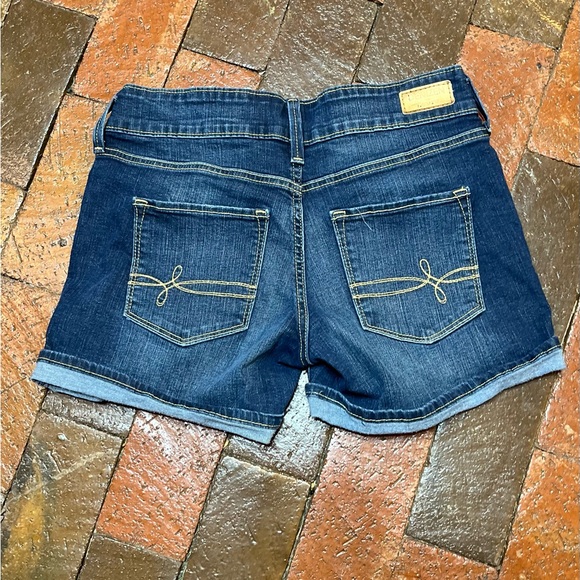 Levi’s Denizen blue Jean modern shorts size 2 - Picture 2 of 5